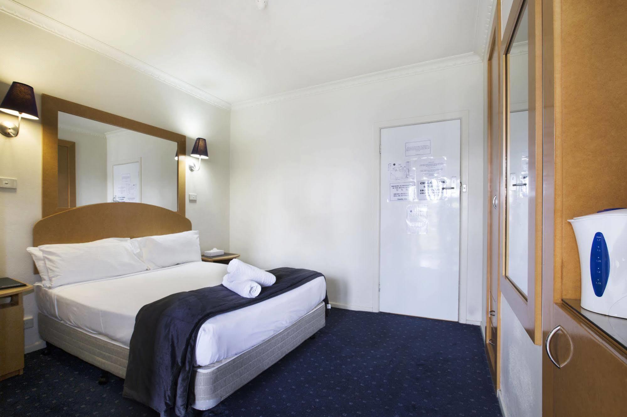 Nightcap At Skyways Hotel Melbourne Exteriér fotografie